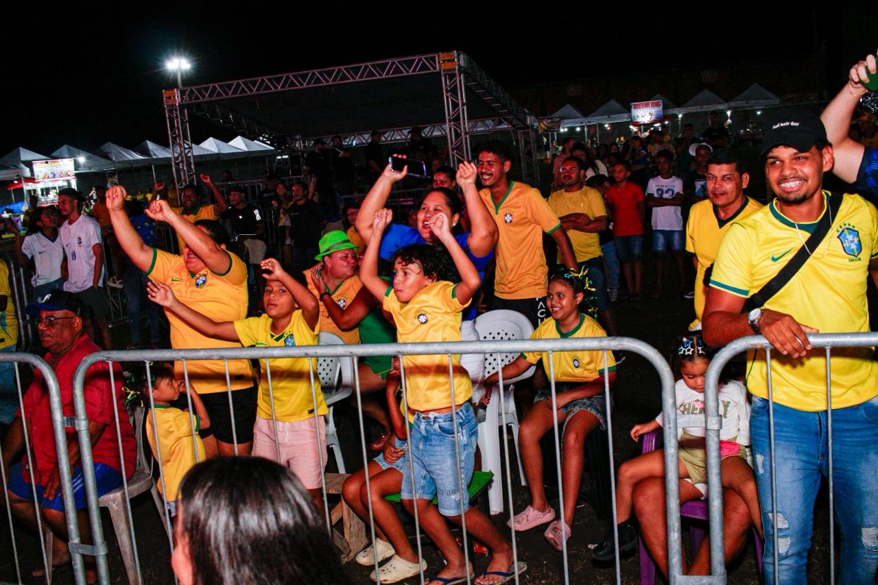 Clima de Copa marca início da última noite do Festival do Pitú em Atalaia